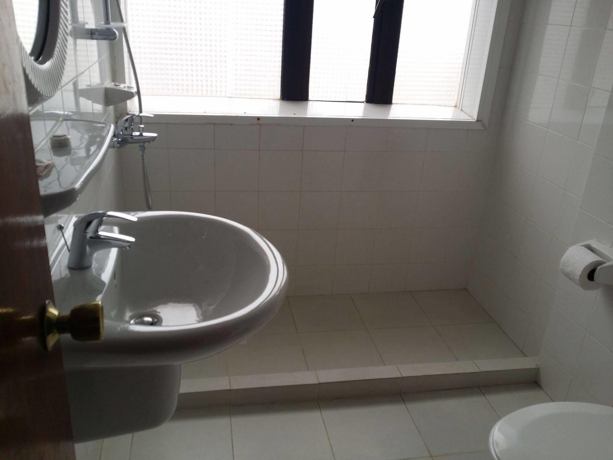 Atlas Hotel Manáma Kültér fotó